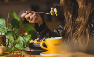 Mindful eating - a new approach to healthy eating