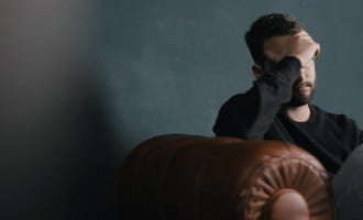 avoiding migraines at work, migraines, migraine prevention, head ache, eye pain