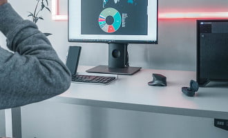 how to choose a standing desk
