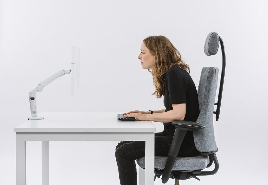 neck pain from leaning forward to see the screen