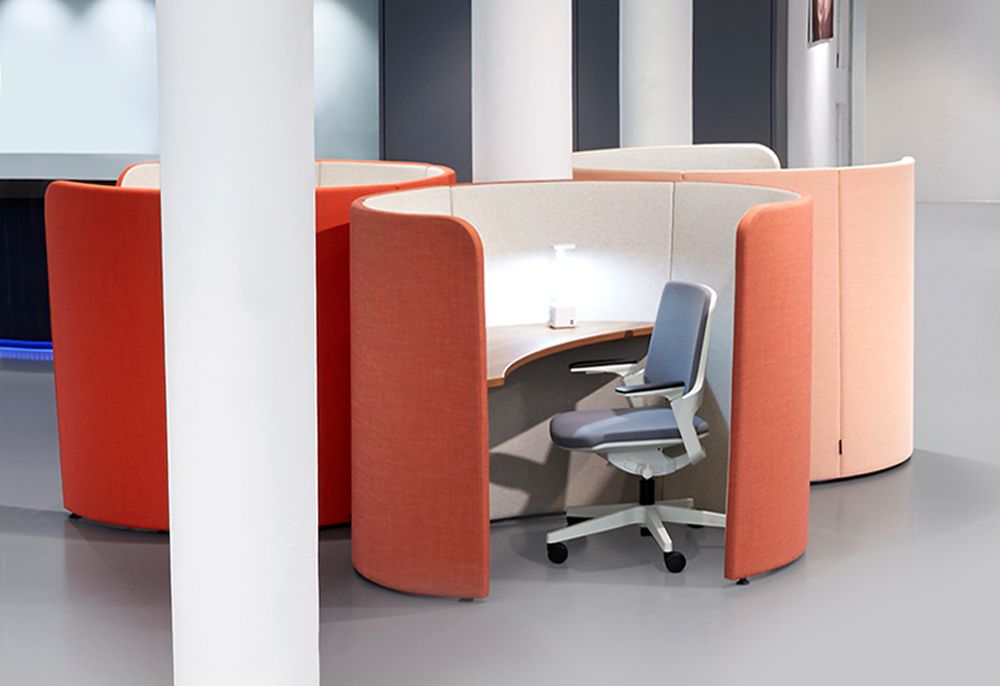 the loop desk is great for those who need to focus in the workplace 