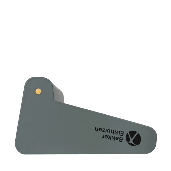 This ergonomic foot rest has been designed by Bakker Elkuizen to improve comfort and circulation while sitting.